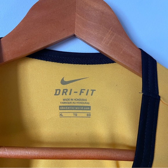 Nike Dri-Fit | T-Shirt - Picture 3 of 5